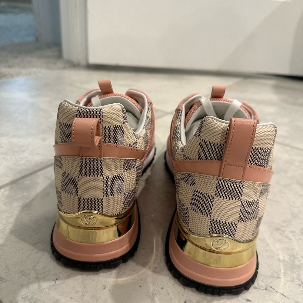 Louis Vuitton Run Away Sneaker - Picture 4 of 5